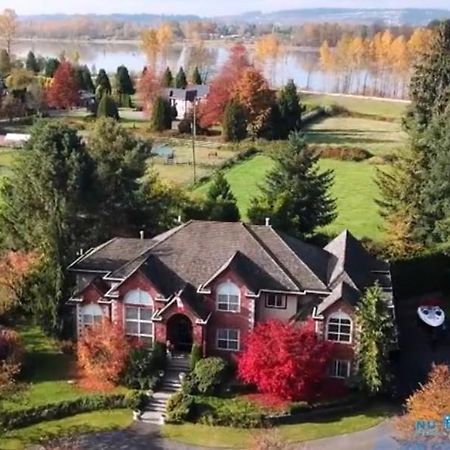 Cedar Manor Bed And Breakfast Pitt Meadows Ngoại thất bức ảnh