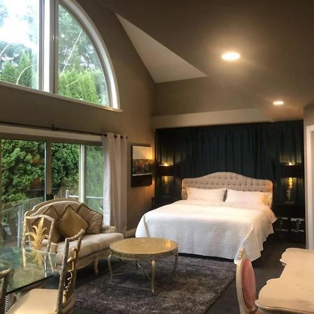 Cedar Manor Bed And Breakfast Pitt Meadows Ngoại thất bức ảnh