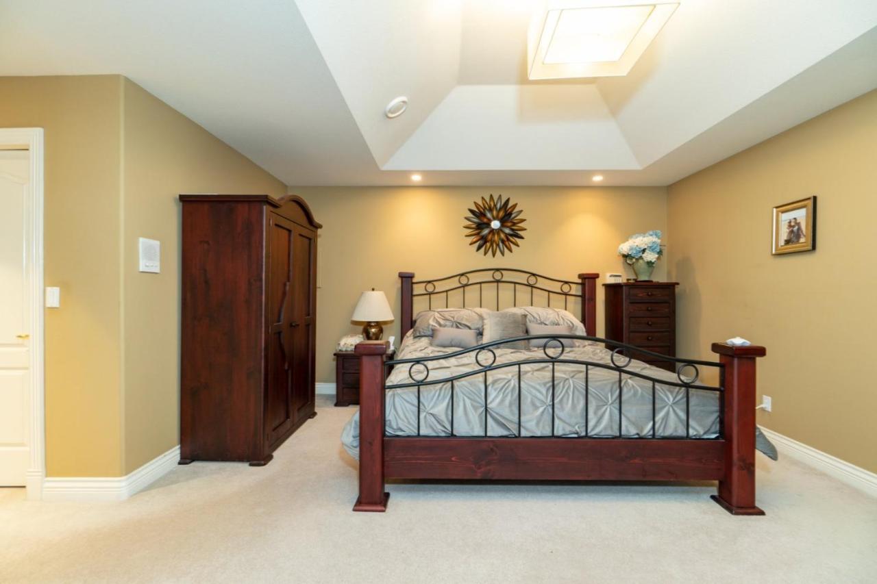 Cedar Manor Bed And Breakfast Pitt Meadows Ngoại thất bức ảnh