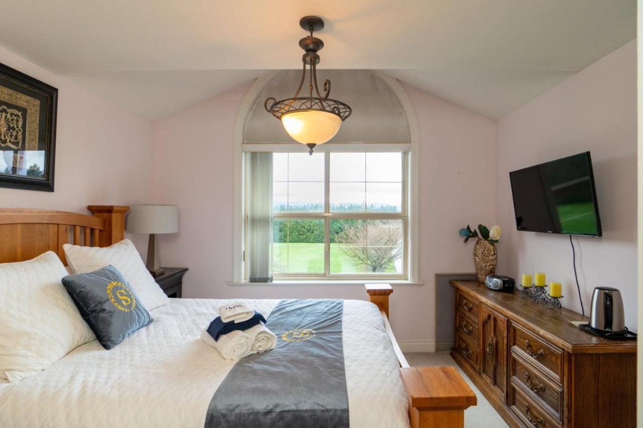 Cedar Manor Bed And Breakfast Pitt Meadows Ngoại thất bức ảnh