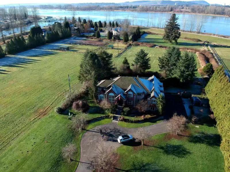 Cedar Manor Bed And Breakfast Pitt Meadows Ngoại thất bức ảnh